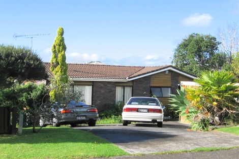 Photo of property in 16 Halldene Terrace, Red Beach, 0932