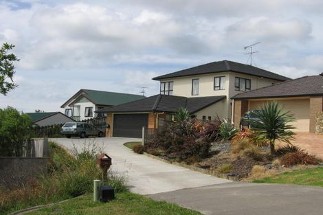 Photo of property in 26 Black Teal Close, Unsworth Heights, Auckland, 0632