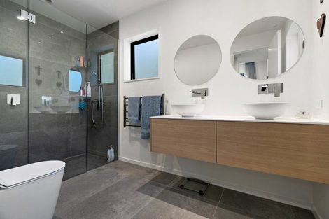 Photo of property in 13 Arbor Lane, Mount Creighton, Queenstown, 9371