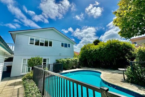 Photo of property in 53 Aramoana Avenue, Devonport, Auckland, 0624