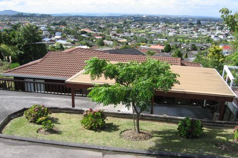 Photo of property in 131 Sunset Road, Totara Vale, Auckland, 0632