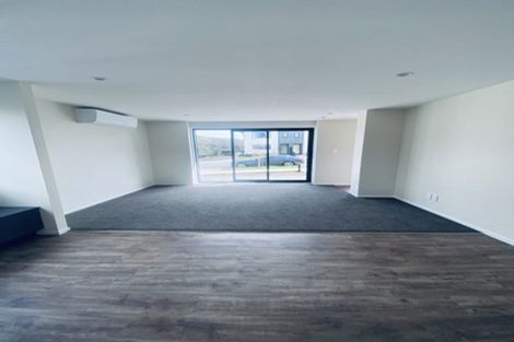Photo of property in 35 Turtleback Avenue, Whitby, 5024