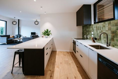 Photo of property in 13 Fern Burn Close, Wanaka, 9305