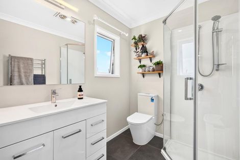 Photo of property in 3 Huruhuru Road, Massey, Auckland, 0614