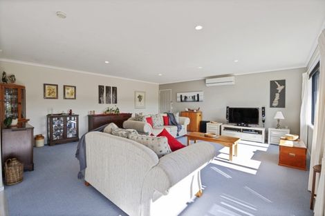 Photo of property in 14 Lakemere Way, Kinloch, Taupo, 3377
