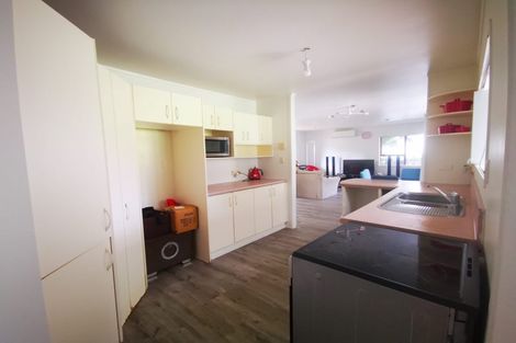 Photo of property in 28 Claverdon Drive, Massey, Auckland, 0614