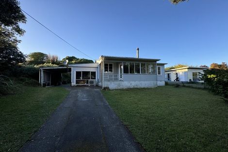 Photo of property in 8 Mahoe Street, Otaki Beach, Otaki, 5512