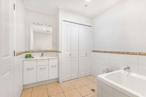 Photo of property in 1 Queen Street, New Plymouth, 4310