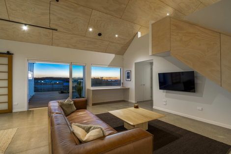 Photo of property in 2 Rangeview Rise, Foxton Beach, Foxton, 4815