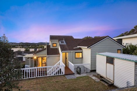 Photo of property in 28 Maori Hut Road, Red Beach, 0932