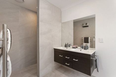 Photo of property in 49 Mokihi Gardens, Hillmorton, Christchurch, 8024