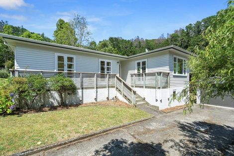 Photo of property in 546 Stokes Valley Road, Stokes Valley, Lower Hutt, 5019