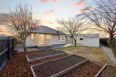 Photo of property in 15 Vivian Street, Burwood, Christchurch, 8083