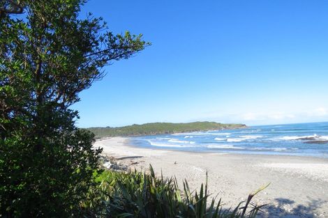 Photo of property in 109 Beach Road, Charleston, Cape Foulwind, 7892