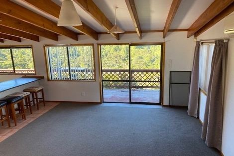 Photo of property in 6 Unity Road, Waitakere, Henderson, 0781