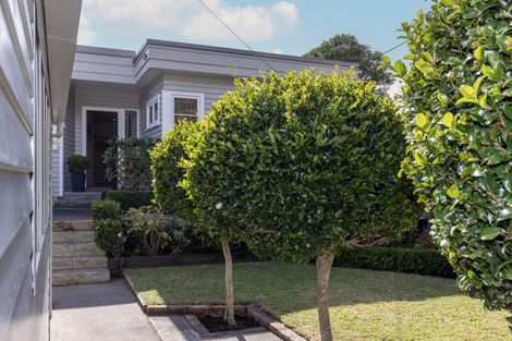 Photo of property in 5 Eatwell Avenue, Paraparaumu Beach, Paraparaumu, 5032