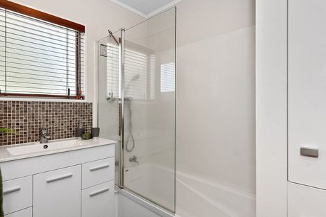 Photo of property in 32c Garland Drive, St Andrews, Hamilton, 3200