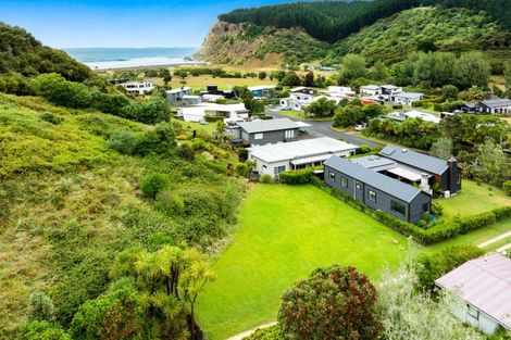Photo of property in 630 Waipatiki Road, Tangoio, Napier, 4181