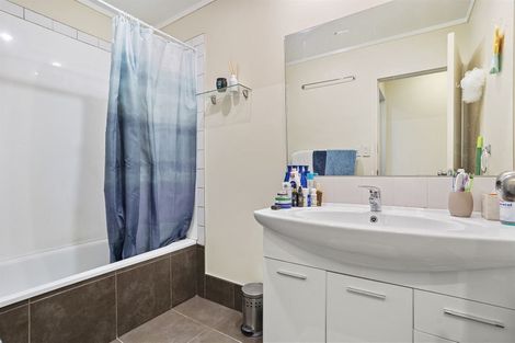 Photo of property in 5a Everingham Place, Sunnyhills, Auckland, 2010