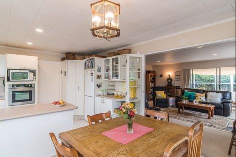 Photo of property in 10 Kingswood Grove, Raumati Beach, Paraparaumu, 5032