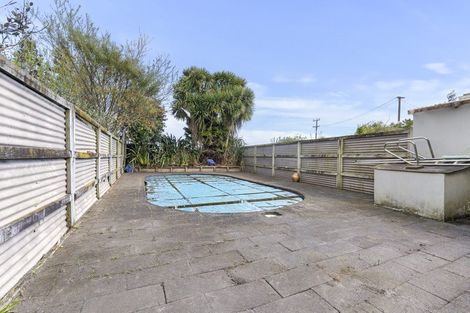 Photo of property in 71 Mountain Road, Sentry Hill, New Plymouth, 4373