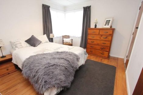 Photo of property in 25 Esk Street, Roslyn, Palmerston North, 4414
