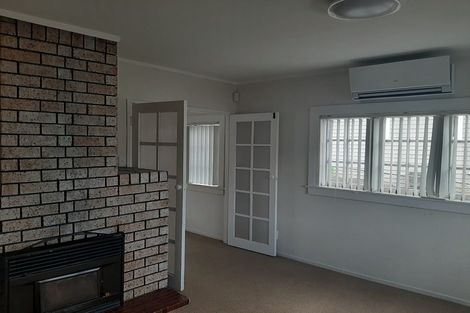 Photo of property in 1/9 Titirangi Road, New Lynn, Auckland, 0600