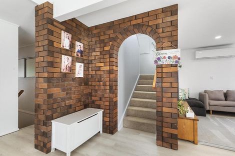 Photo of property in 8 Burn-murdoch Street, St Andrews, Hamilton, 3200