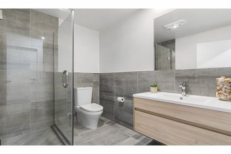 Photo of property in 2 Te Aparangi Road, Papakura, 2110