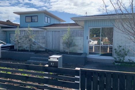 Photo of property in 17 Puketapu Road, Taradale, Napier, 4112