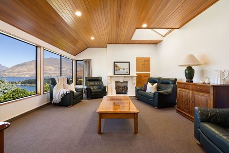 Photo of property in 4 Peregrine Place, Queenstown, 9300