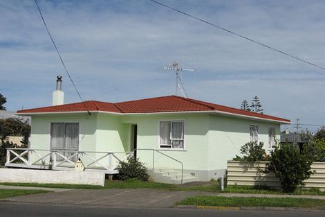 Photo of property in 139 Cornfoot Street, Castlecliff, Whanganui, 4501