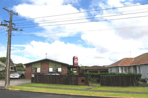 Photo of property in 2/3 Fenwick Avenue, Milford, Auckland, 0620