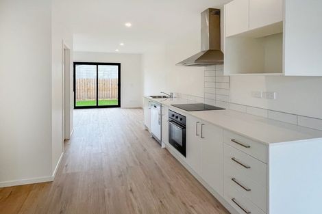 Photo of property in 58 Rauemi Way, Te Atatu South, Auckland, 0610