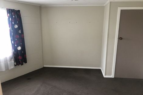 Photo of property in 40 Longburn Road, Henderson, Auckland, 0610