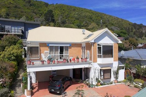 Photo of property in 49 Kakariki Grove, Waikanae, 5036