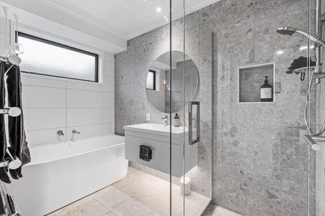 Photo of property in 25 Nobilo Road, Kumeu, 0810