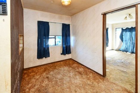 Photo of property in 2/26 Sikkim Crescent, Clover Park, Auckland, 2019