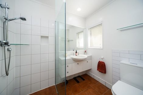 Photo of property in 121 Summerhill Drive, Fitzherbert, Palmerston North, 4410