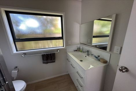 Photo of property in 18 Lisa Rise, Half Moon Bay, Auckland, 2012