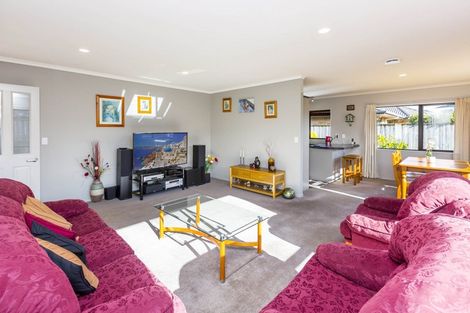 Photo of property in 2 Percy Kinsman Crescent, Riverstone Terraces, Upper Hutt, 5018