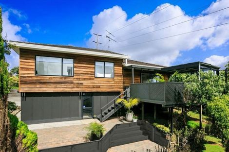 Photo of property in 2/17 Mirovale Place, Totara Vale, Auckland, 0629