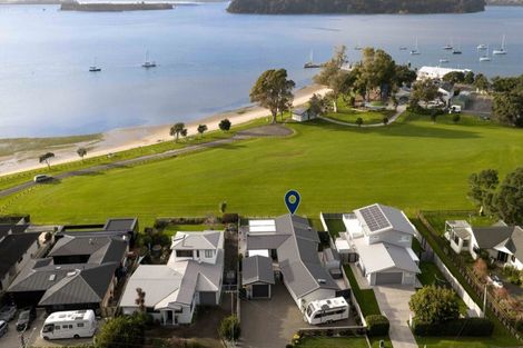 Photo of property in 26 Harbour View Road, Omokoroa, 3114