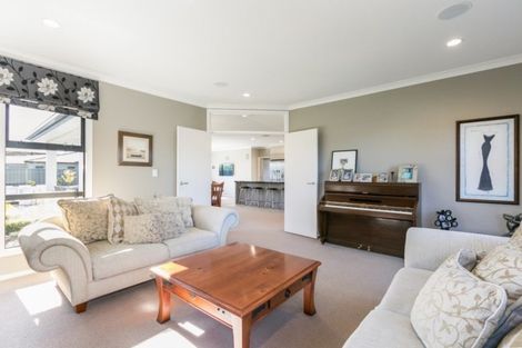 Photo of property in 21 Haast Place, Poraiti, Napier, 4112