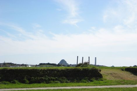 Photo of property in 39 Karamea Street, Whalers Gate, New Plymouth, 4310