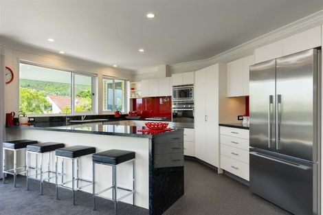 Photo of property in 8 Ranui Street, Waikawa, Picton, 7220