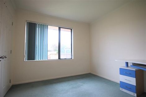 Photo of property in 16 Brittany Drive, Henderson, Auckland, 0612