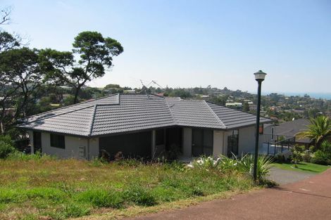 Photo of property in 817b East Coast Road, Northcross, Auckland, 0630