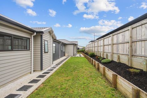 Photo of property in 13 Okohaka Avenue, Glenbrook, Waiuku, 2681