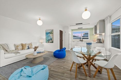 Photo of property in 3 The Southern Isle, Omaha, 0986